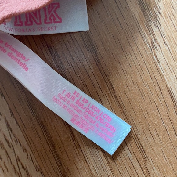 Lace triangle - Picture 3 of 3